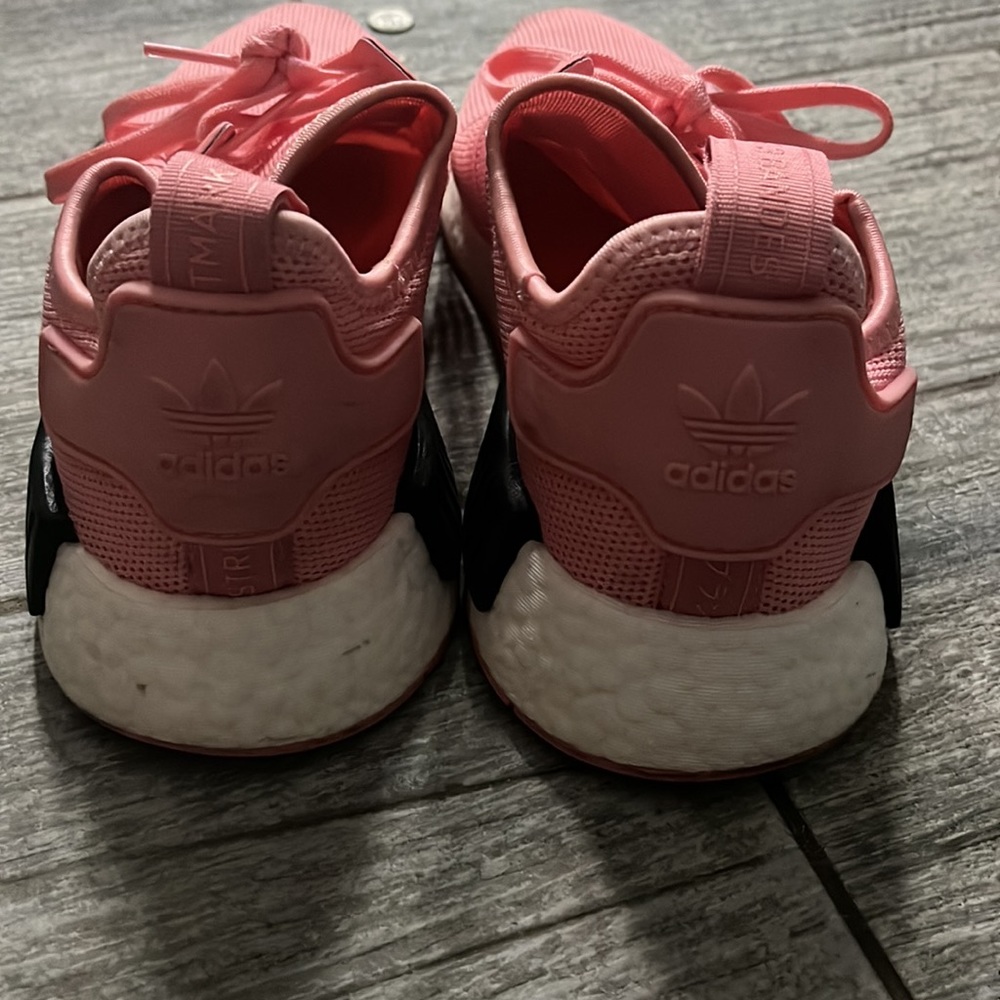 NMD - Picture 4 of 4